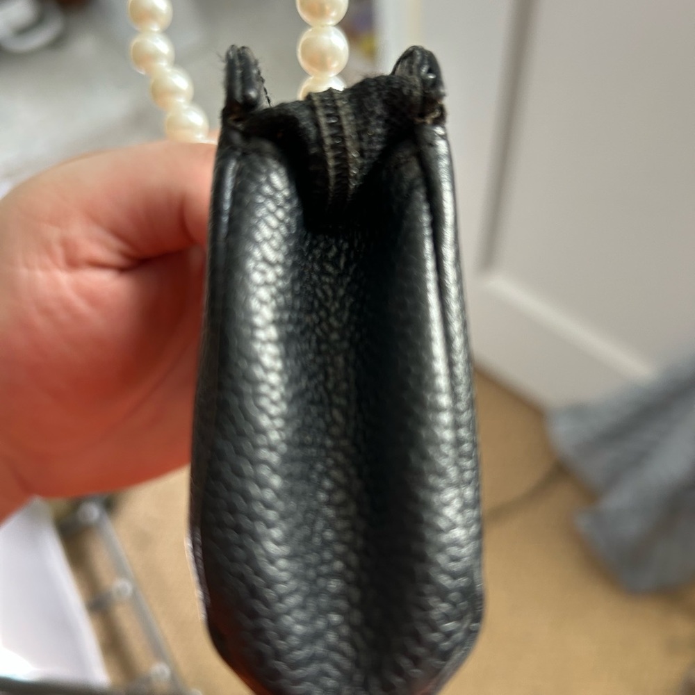 EUC Chanel Caviar Pouch w/COA 💫 - Picture 7 of 12